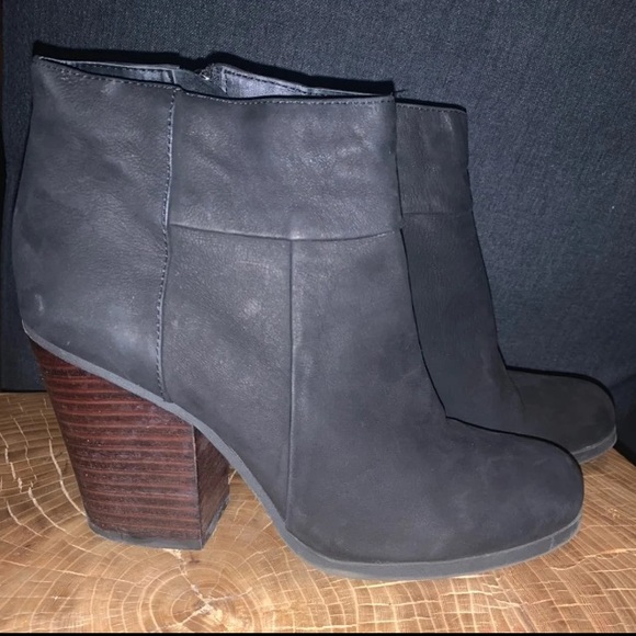 Kenneth Cole Leather Ankle Boot 8 1/2 - Picture 1 of 5